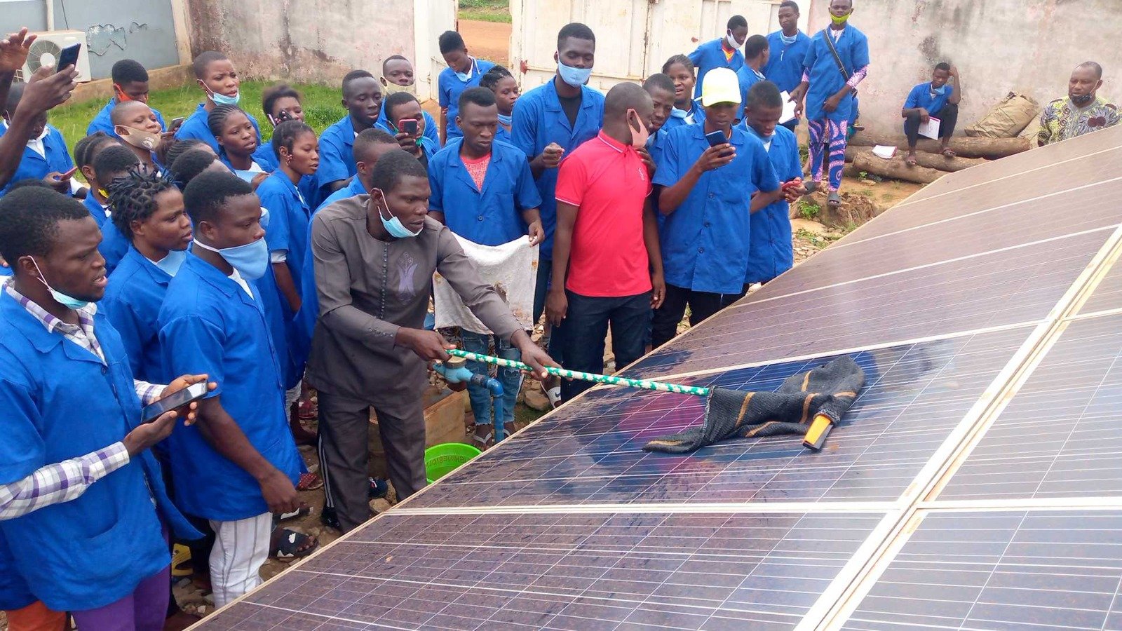 Projet de formation des jeunes filles et garçons en énergies solaires photovoltaïques